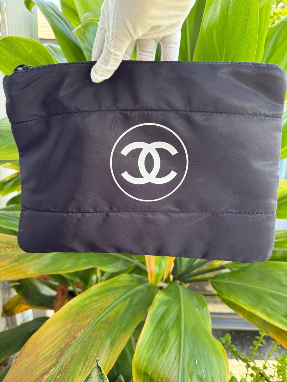 Chanel Beauté Black Cosmetic Pouch NWOT Quilted Nylon Clutch Travel Bag